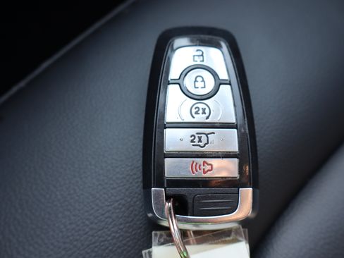 Used 2024 Ford Edge SEL w/ Convenience Package AWD/4WD image 30