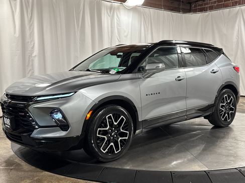 Used 2025 Chevrolet Blazer RS w/ Driver Confidence II Package AWD/4WD image 1