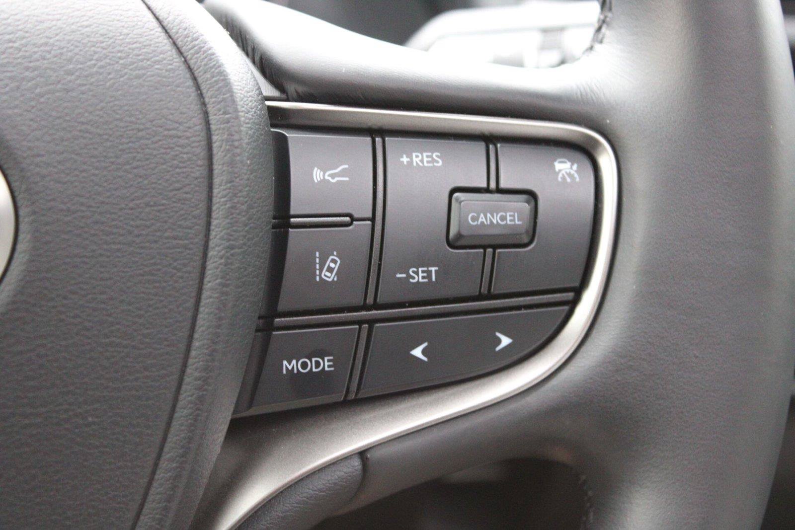 Used 2024 Lexus UX 250h F Sport AWD/4WD image 31