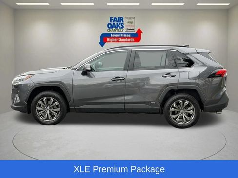 Used 2022 Toyota RAV4 XLE Premium AWD/4WD image 11