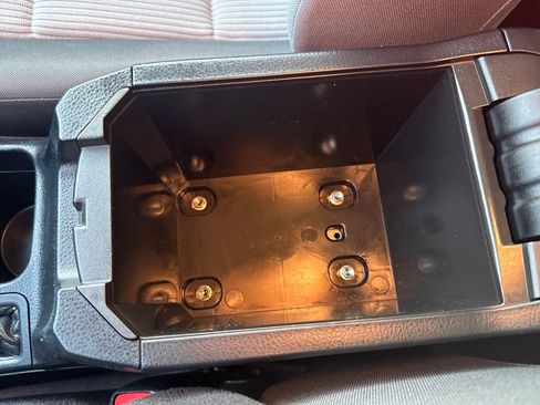 Used 2015 Toyota RAV4 LE image 26