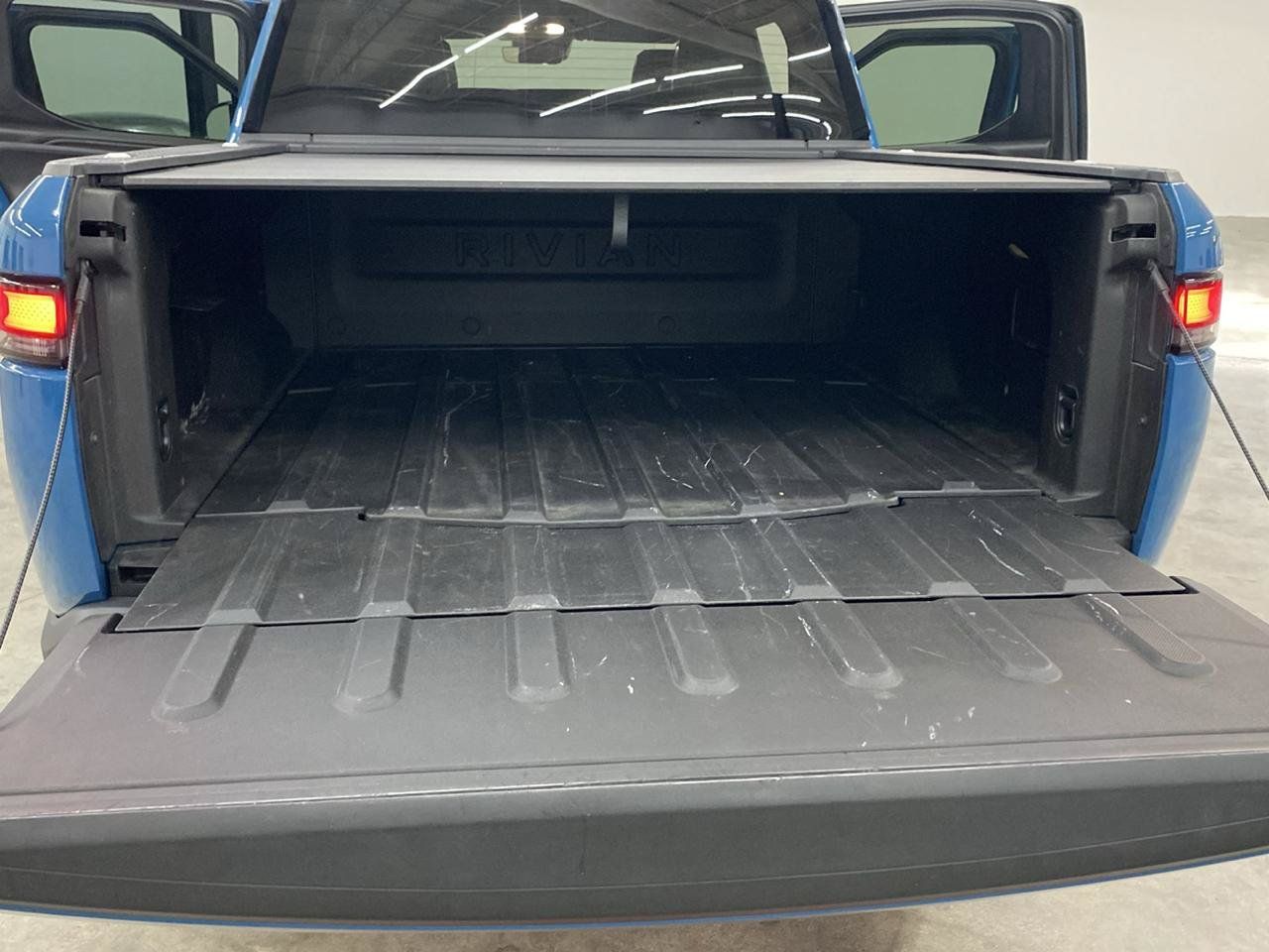 Used 2023 Rivian R1T Adventure Dual AWD/4WD image 15