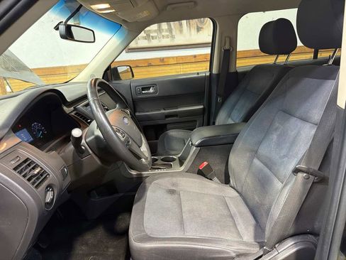 Used 2019 Ford Flex SE image 16