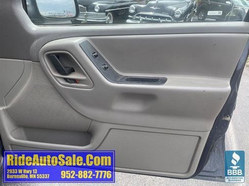 Used 2003 Jeep Grand Cherokee Laredo AWD/4WD image 13
