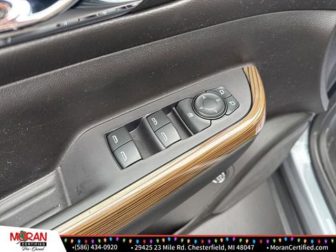 Used 2022 GMC Acadia SLE w/ Driver Convenience Package image 11