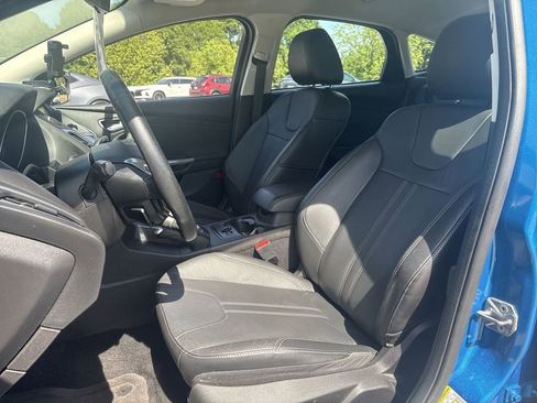 Used 2014 Ford Focus Titanium FWD image 19