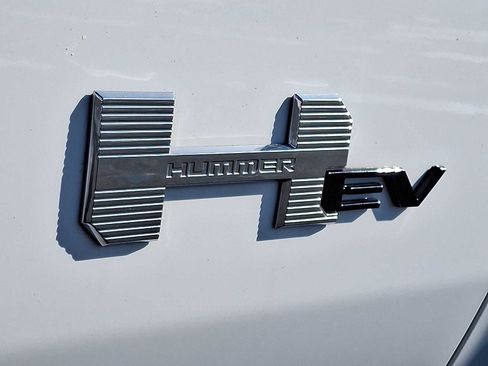 Used 2025 GMC Hummer EV 3X image 30