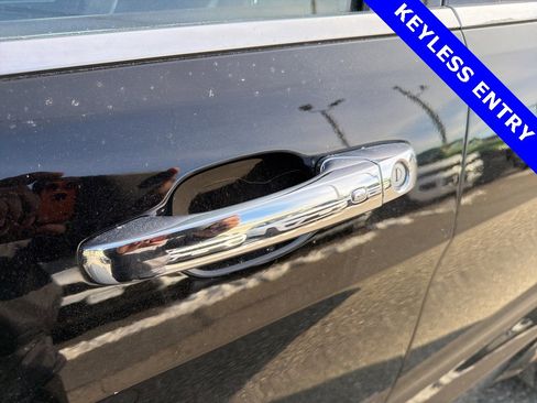 Certified 2021 Jeep Grand Cherokee Overland image 2