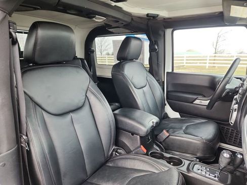 Used 2015 Jeep Wrangler Sahara image 24