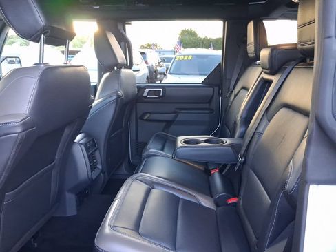 Used 2025 Ford Bronco Outer Banks AWD/4WD image 8