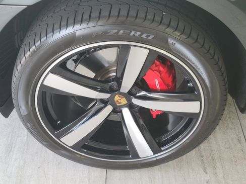 Used 2025 Porsche Macan S image 9