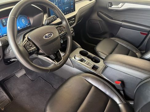 Used 2024 Ford Escape Platinum AWD/4WD image 10