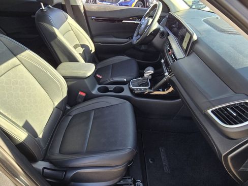 Certified 2025 Kia Seltos EX image 16