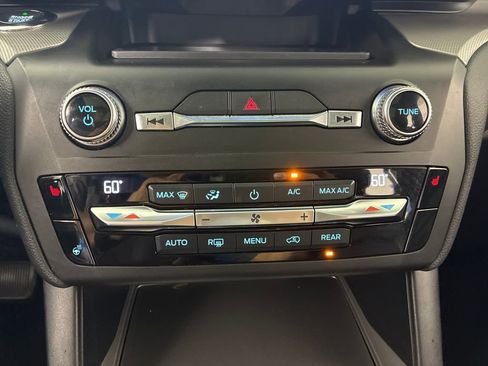 Used 2020 Ford Explorer XLT w/ Equipment Group 202A AWD/4WD image 20