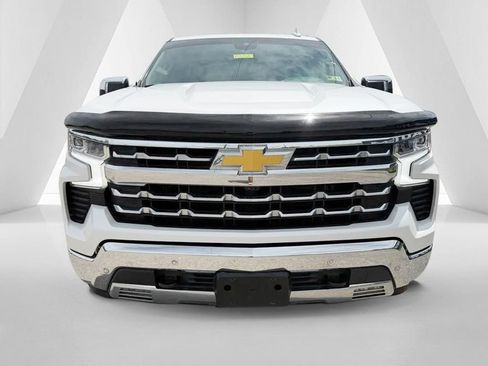 Used 2023 Chevrolet Silverado 1500 LTZ AWD/4WD image 2