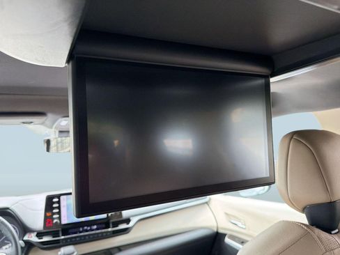 Used 2022 Toyota Sienna Limited image 31