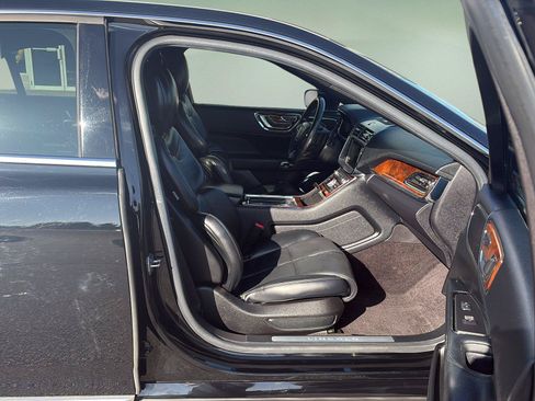 Used 2017 Lincoln Continental Select w/ Climate Package AWD/4WD image 12