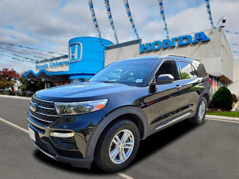 Used 2020 Ford Explorer XLT w/ Equipment Group 202A AWD/4WD image 1