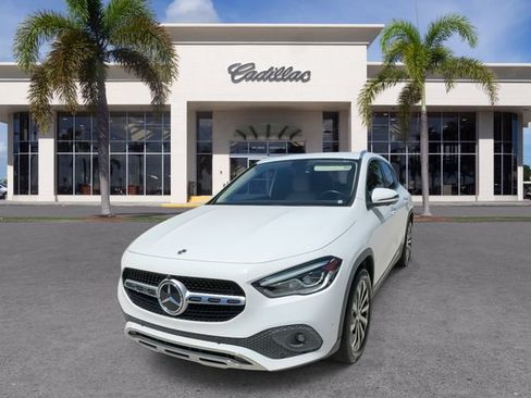 Used 2023 Mercedes-Benz GLA 250 4MATIC w/ Premium Package image 5