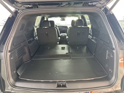New 2026 Chevrolet Traverse RS w/ LPO, Floor Liner Package AWD/4WD image 11