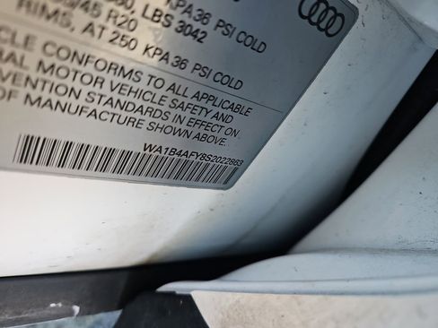 Used 2025 Audi SQ5 Premium Plus w/ Premium Plus Package image 14