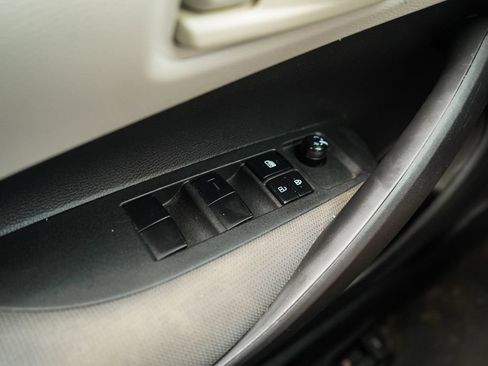 Used 2023 Toyota Corolla LE FWD image 28