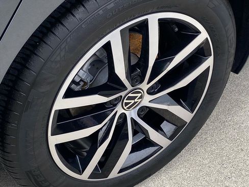 Certified 2025 Volkswagen Jetta SE image 20