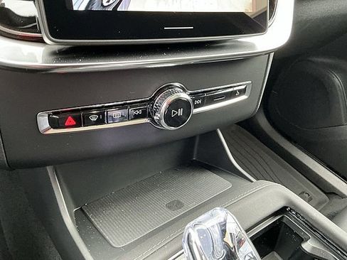 New 2026 Volvo XC90 B6 Plus w/ Protection Package Premier image 19