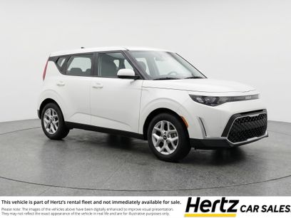 Used 2025 Kia Soul LX w/ LX Technology Package