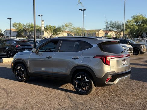 New 2026 Kia Seltos EX FWD image 3