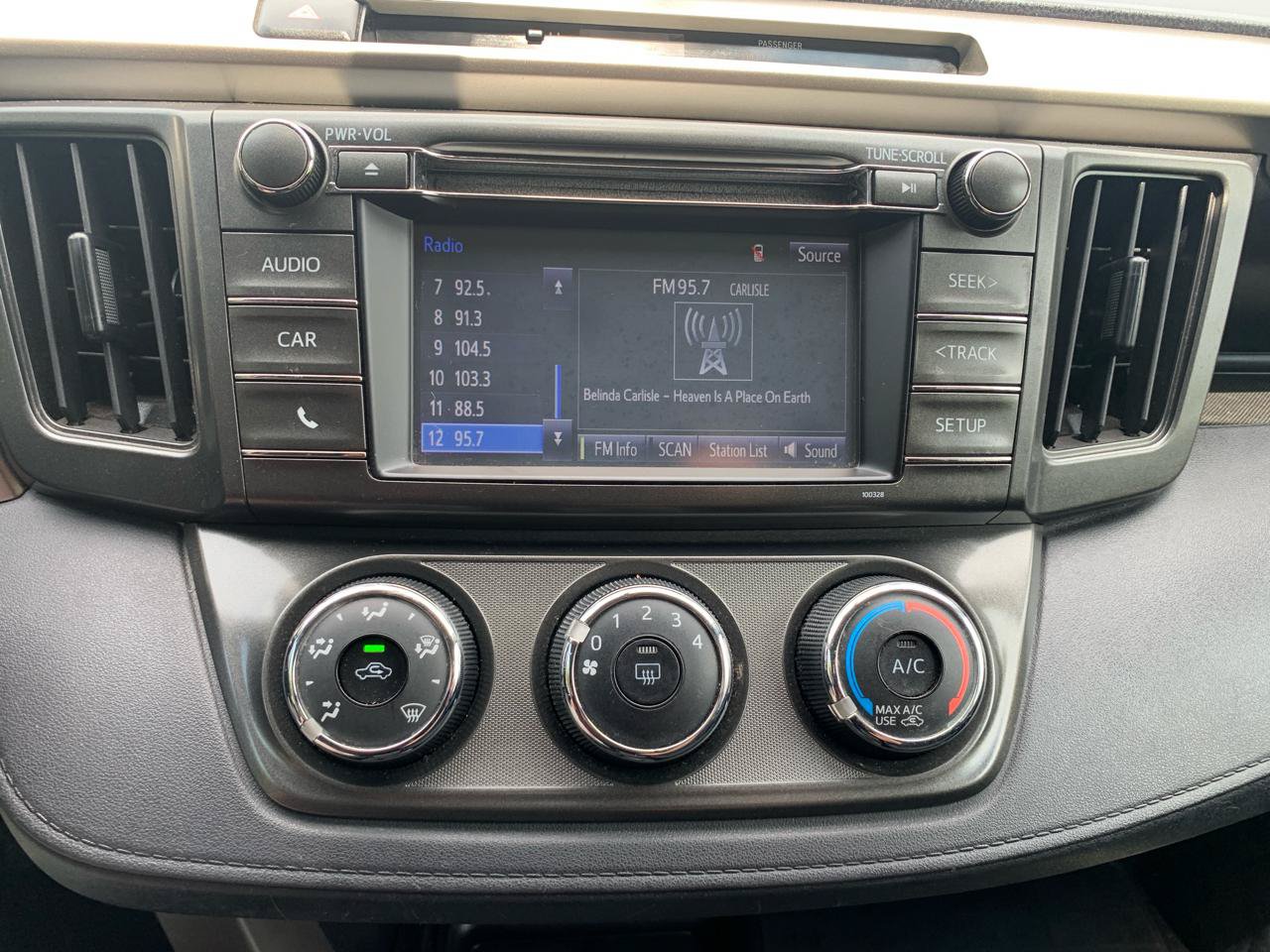 Used 2015 Toyota RAV4 LE AWD/4WD image 11