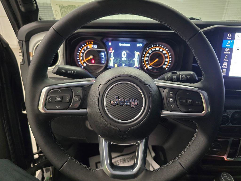 New 2025 Jeep Wrangler Unlimited Sahara AWD/4WD image 17