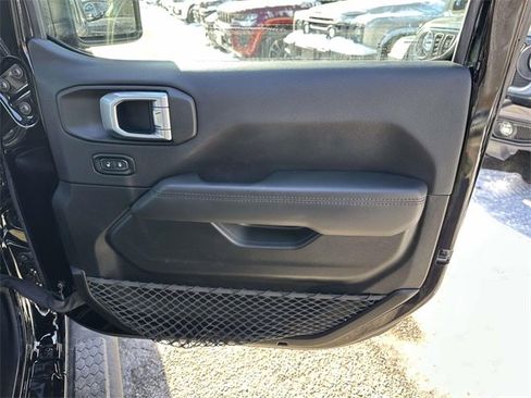 Certified 2021 Jeep Wrangler Unlimited Sahara image 26