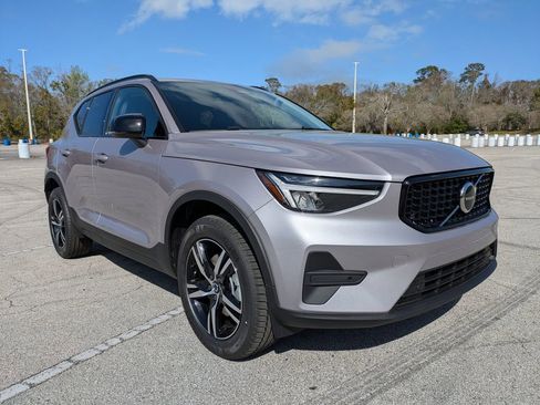New 2026 Volvo XC40 B5 Core AWD/4WD image 8