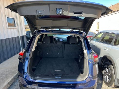 Used 2025 Nissan Rogue SV image 33