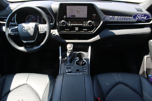 Used 2025 Toyota Highlander XSE AWD/4WD image 17