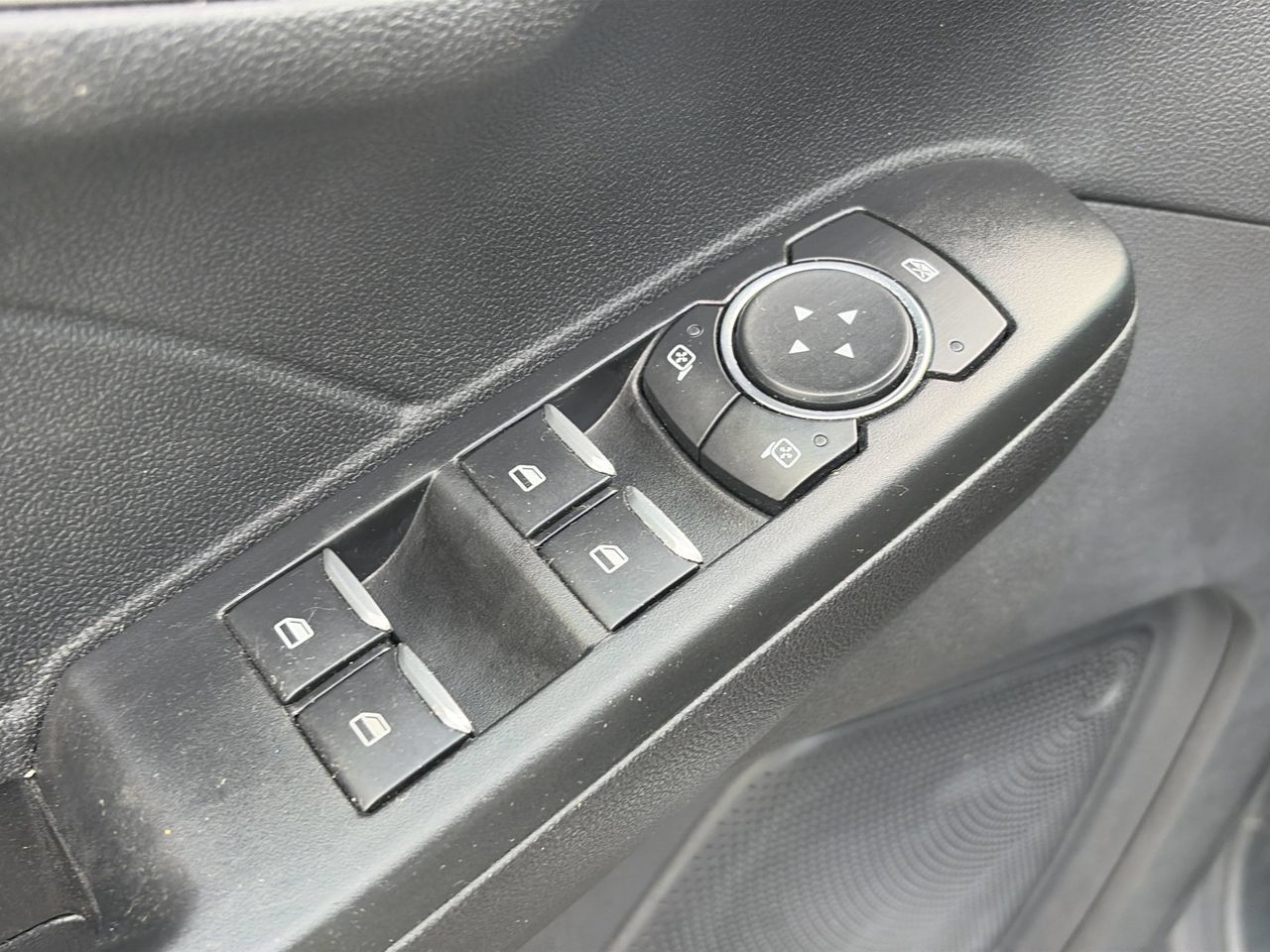 Used 2022 Ford Escape SE w/ SE Sport Appearance Package FWD image 15