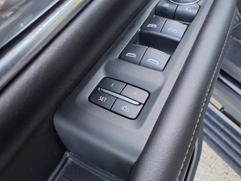 Used 2021 Chevrolet Tahoe High Country image 11