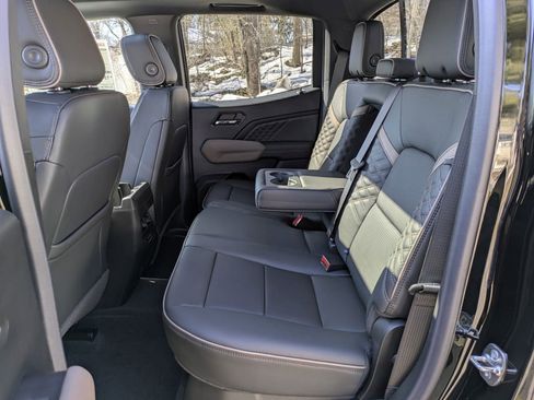 New 2026 GMC Canyon Denali image 33