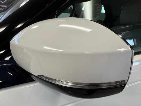 Used 2020 Land Rover Discovery HSE Luxury AWD/4WD image 18