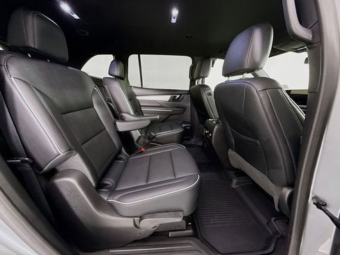 Used 2025 Buick Enclave Preferred image 29