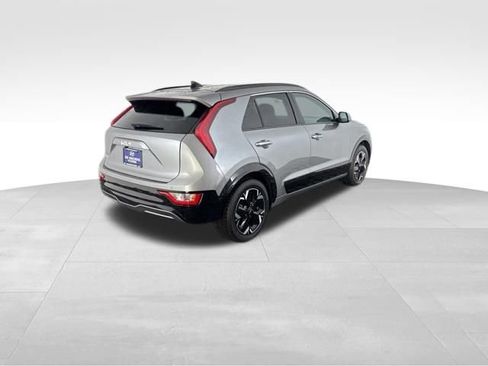 Used 2023 Kia Niro Wind w/ Wind Preserve Package FWD image 5