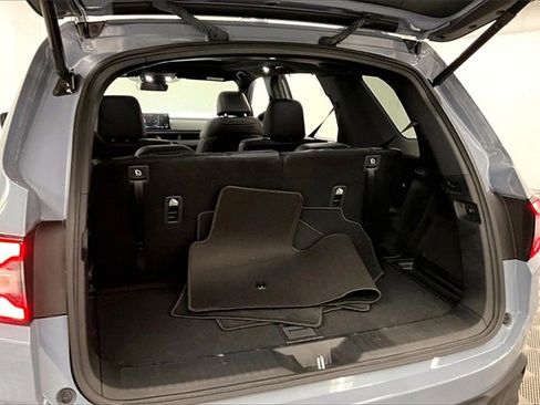 Used 2025 Honda Pilot Black Edition image 40