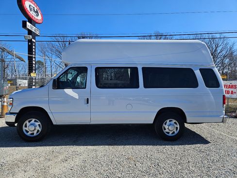 Used 2013 Ford E-350 and Econoline 350 Extended Super Duty w/ PWR Group image 4