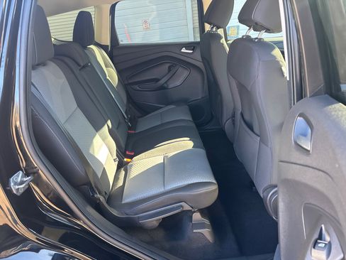 Used 2017 Ford Escape SE image 14