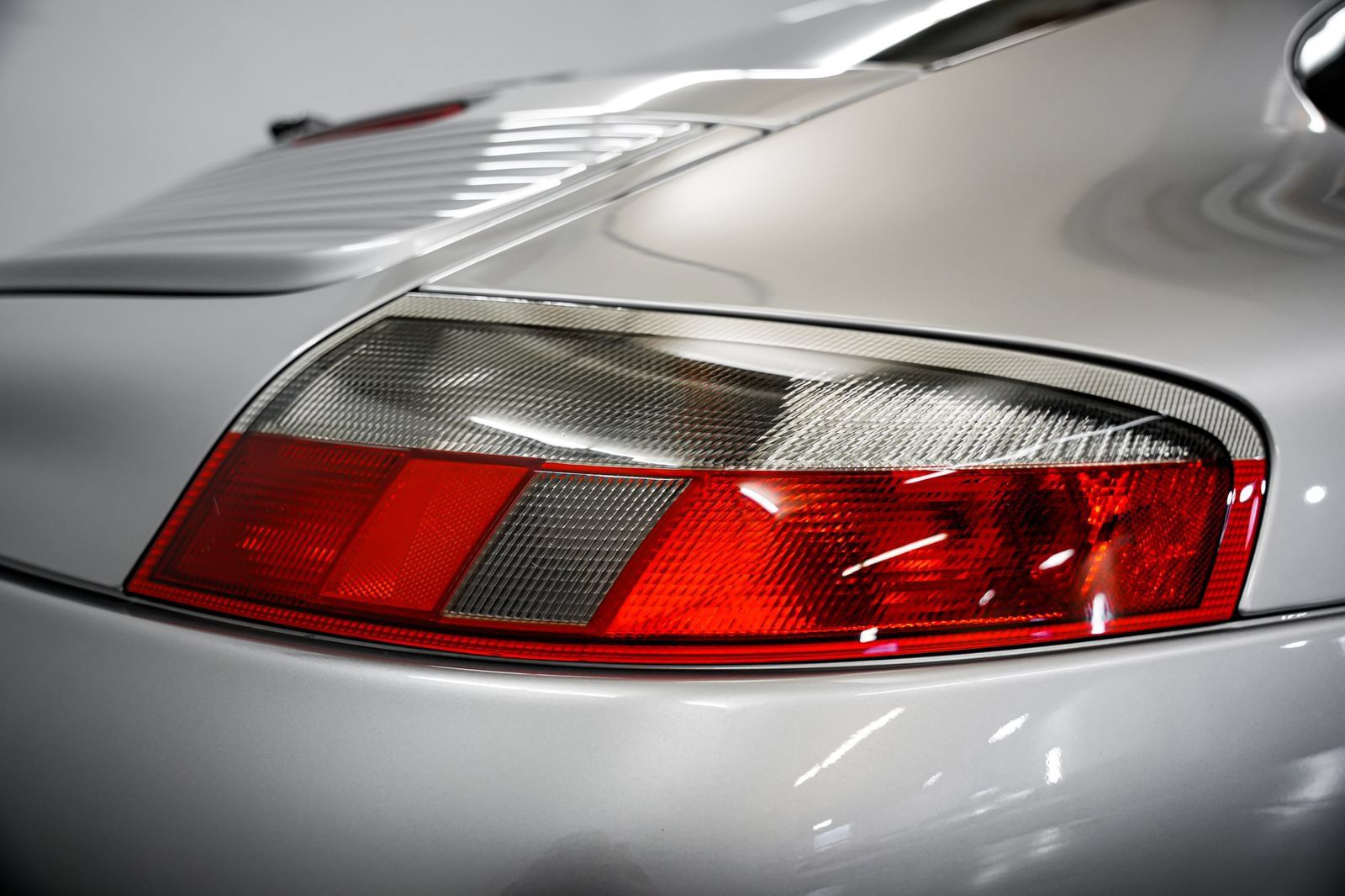 Used 2004 Porsche 911 40th Anniversary RWD image 37