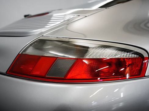 Used 2004 Porsche 911 Carrera RWD image 37