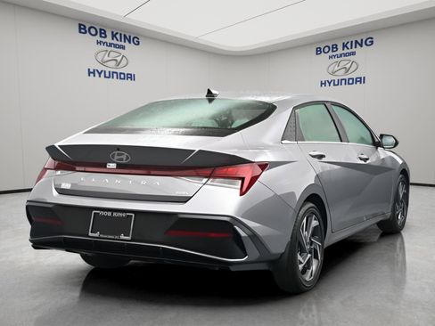 New 2026 Hyundai Elantra Limited FWD image 23