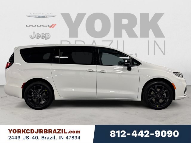 New 2026 Chrysler Pacifica Select AWD/4WD image 6