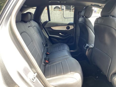 Used 2019 Mercedes-Benz GLC 300 4MATIC image 17